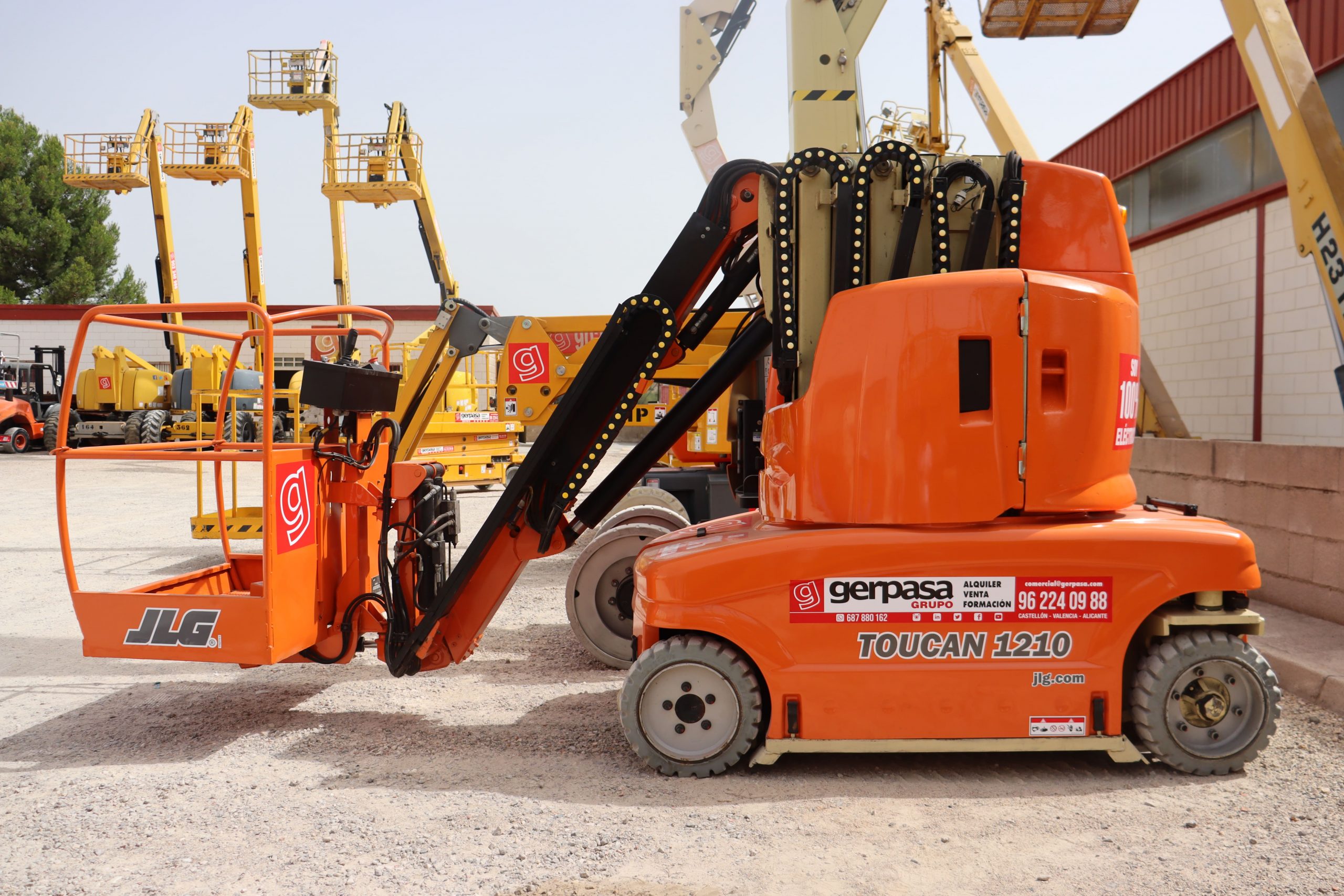 gerpasa-alquiler-plataformas-elevadoras-formacion-noticias-nueva-plataforma-elevadora-pemp-mastil-vertical-electrico-jlg-toucan-1210-1