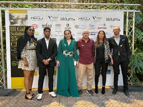 gerpasa-alquiler-plataformas-elevadoras-noticias-aecc-gandia-asociacion-contra-el-cancer-gala-solidaria-2025-1